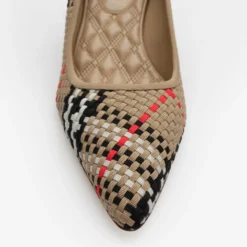 Check Dame Pumps