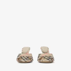 Check Mews High Sandals​