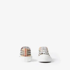 Check Sneakers