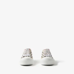 Check Sneakers