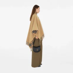 Check Wool Clip Cape