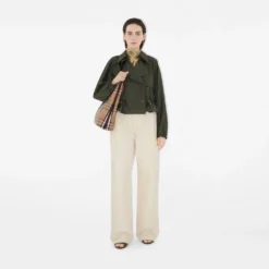 Medium Highlands Shoulder Bag