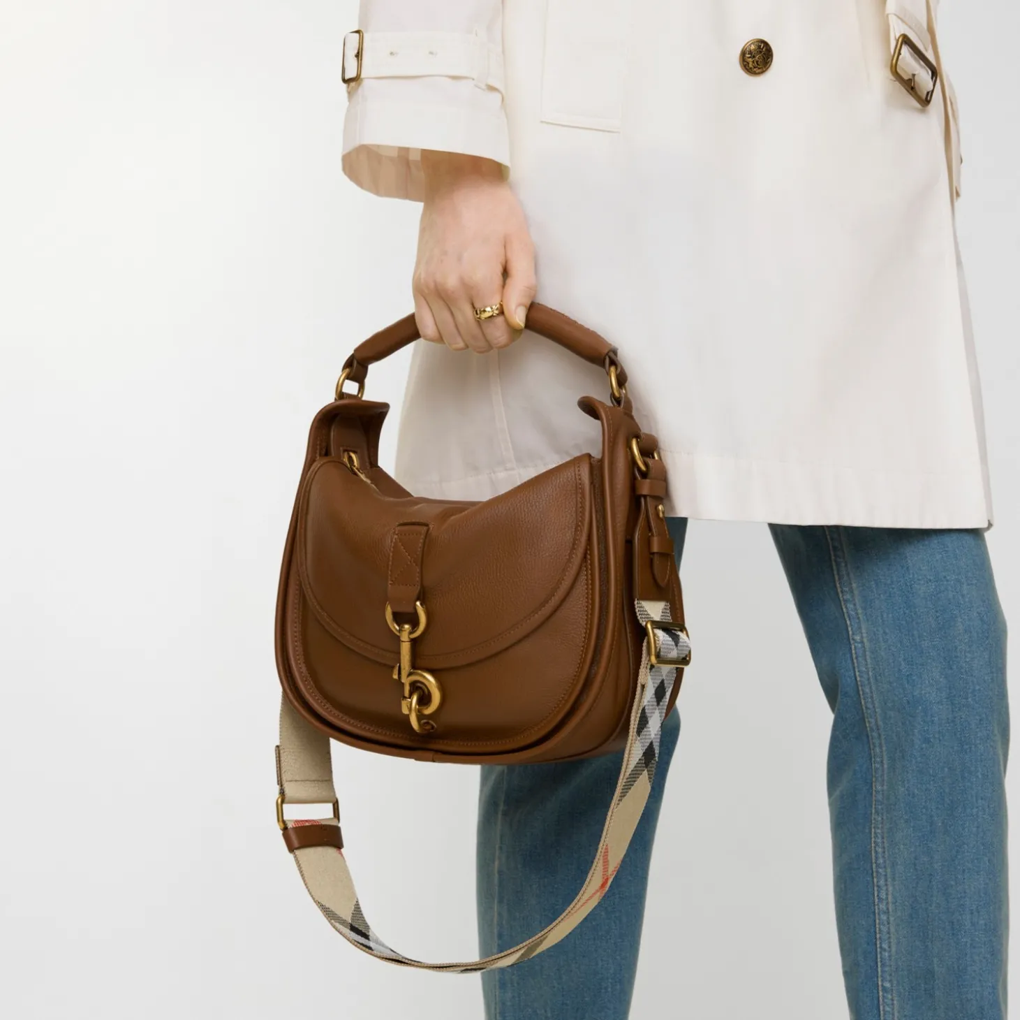 Small B Clip Messenger Bag